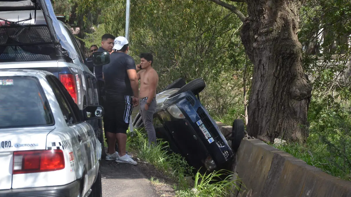 9 JULIO. Sobre su costado